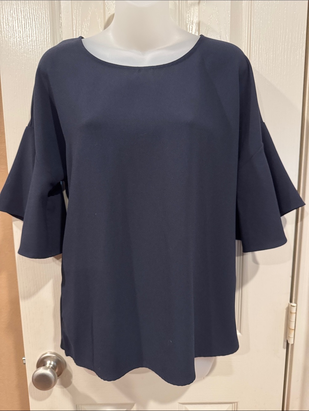 Ann Taylor Navy blouse with accent sleeves. Sz Medium